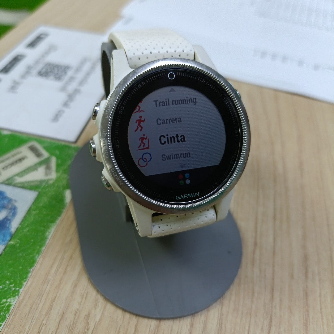 SMARTWATCH GARMIN FENIX 5S 42 MM GPS (SEMINUEVO)