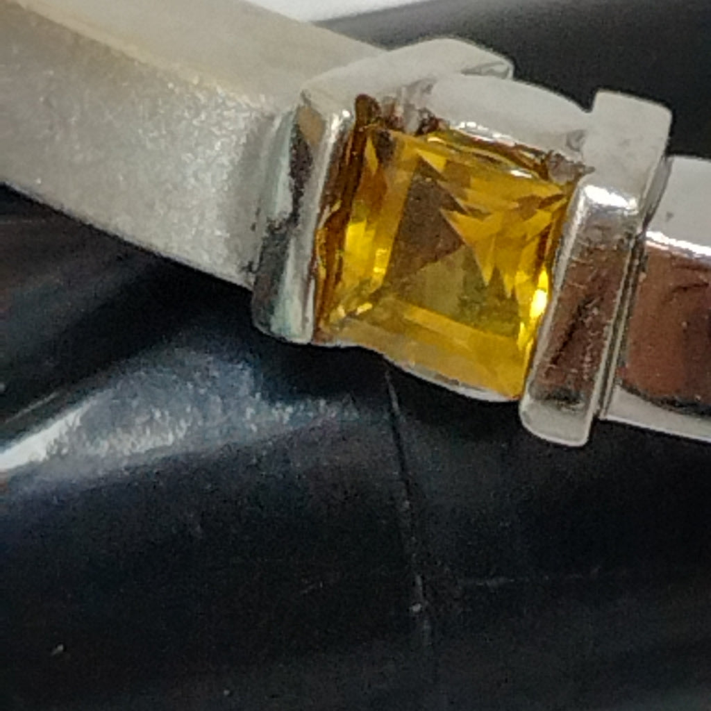 PULSERA RIGIDA ORO 14 K 22.4 GRMS (SEMINUEVO)