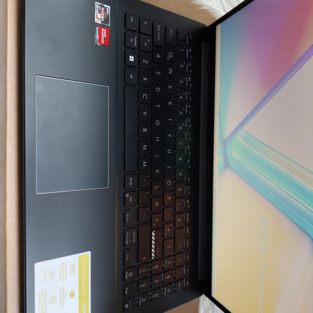 LAPTOP ASUS VIVOBOOK GO 15 E1504FA-NJ1561W (2025) 1 TB SSD 8 GB RAM (SEMINUEVO)