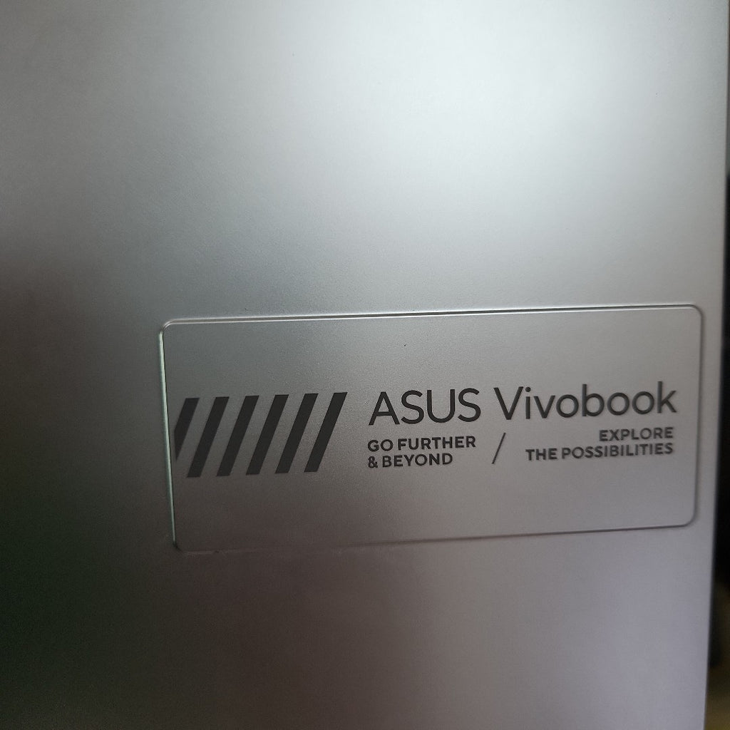LAPTOP ASUS VIVOBOOK GO 15 E1504GA-NJ469W (2024) 512 GB SSD 8 GB RAM (SEMINUEVO)