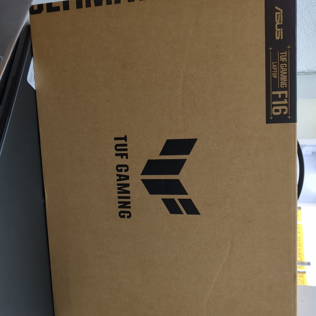 LAPTOP ASUS TUF GAMING F16 FX607VU-RL024W (2025) 512 GB SSD 16 GB RAM (SEMINUEVO)