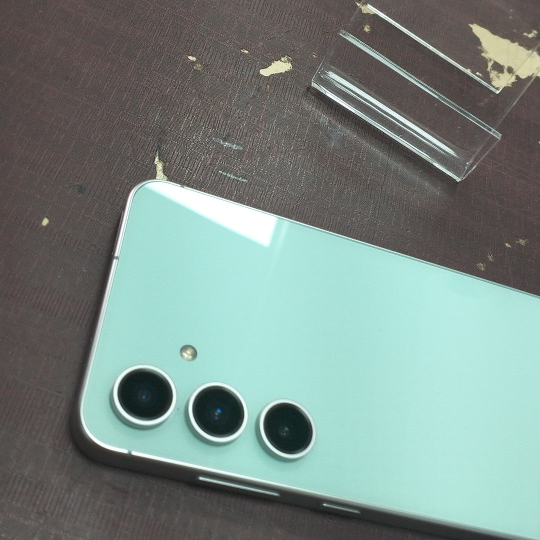 CELULAR SAMSUNG GALAXY S24 FE SM-S721B 256 GB 8 GB RAM (SEMINUEVO)