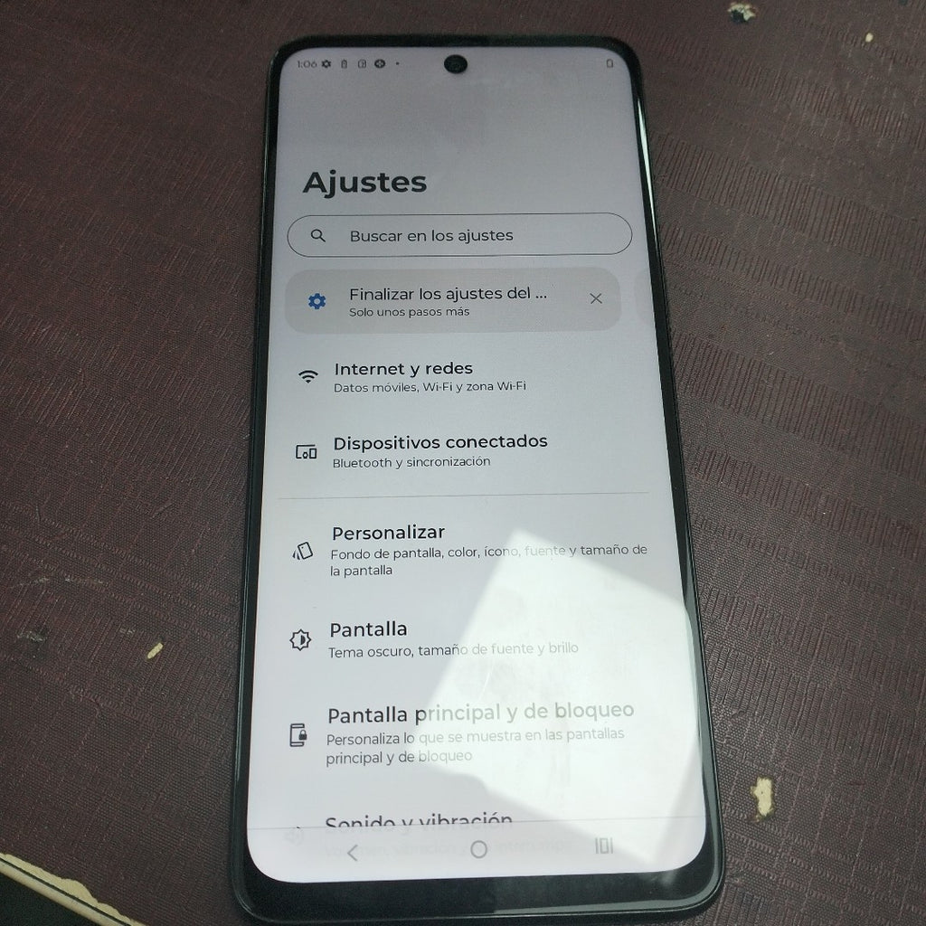 CELULAR MOTOROLA MOTO G24 XT2423-1 (2024) 256 GB 4 GB RAM (SEMINUEVO)