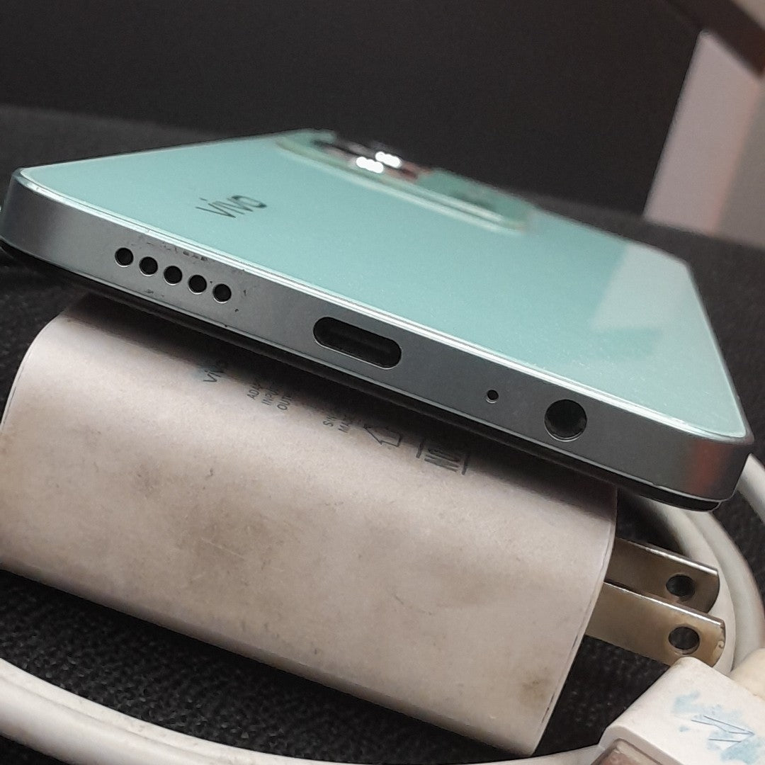 CELULAR VIVO Y36 V2247 128 GB 8 GB RAM (SEMINUEVO)