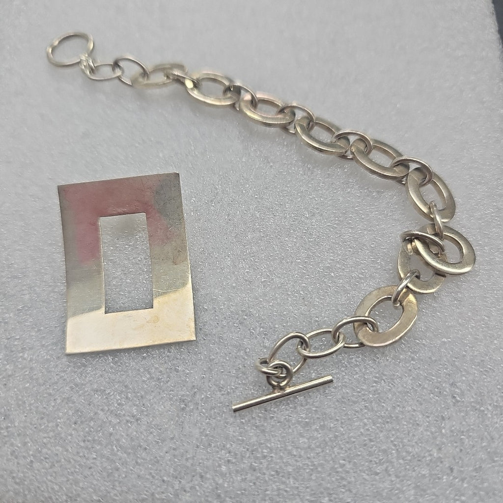 DIJE, PULSERA PLATA 28.6 GRMS (SEMINUEVO)