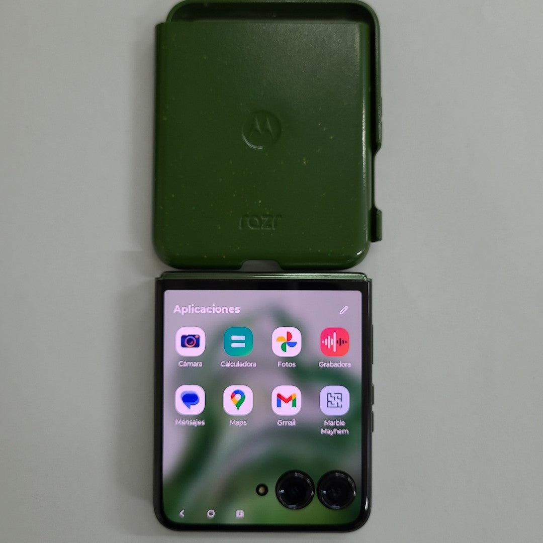 CELULAR MOTOROLA RAZR 50 ULTRA XT2451-3 (2024) 512 GB 12 GB RAM (SEMINUEVO)