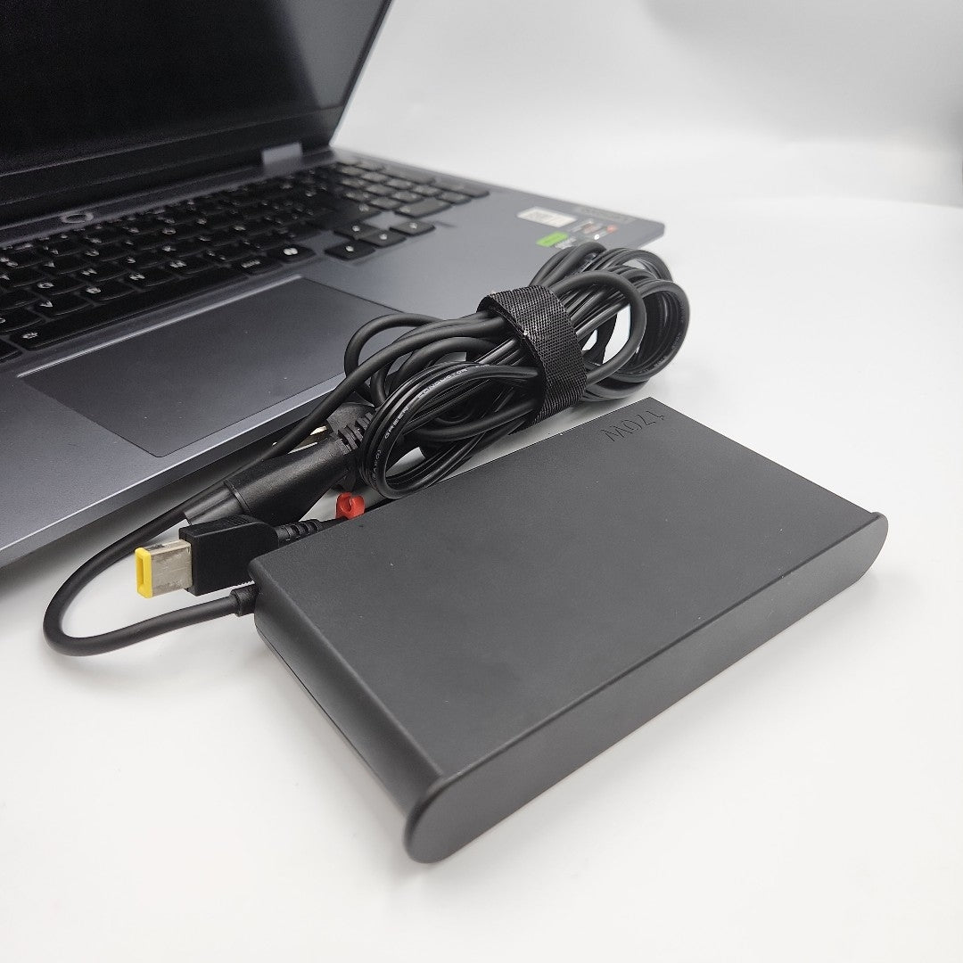 LAPTOP LENOVO LOQ 15ARP9 (2024) 512 GB SSD 8 GB RAM (SEMINUEVO)