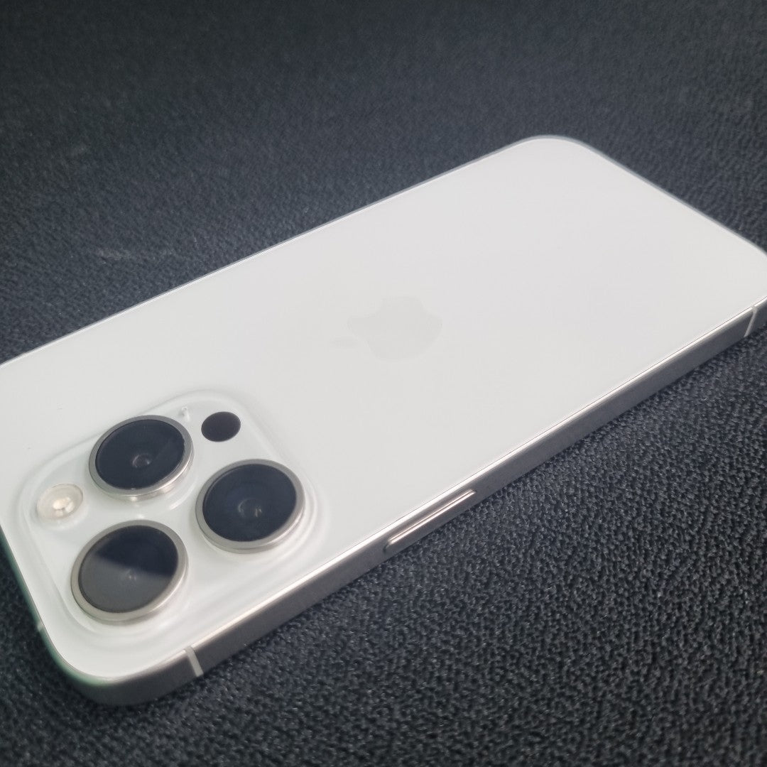 CELULAR APPLE IPHONE 15 PRO A3101 256 GB 8 GB RAM (SEMINUEVO)