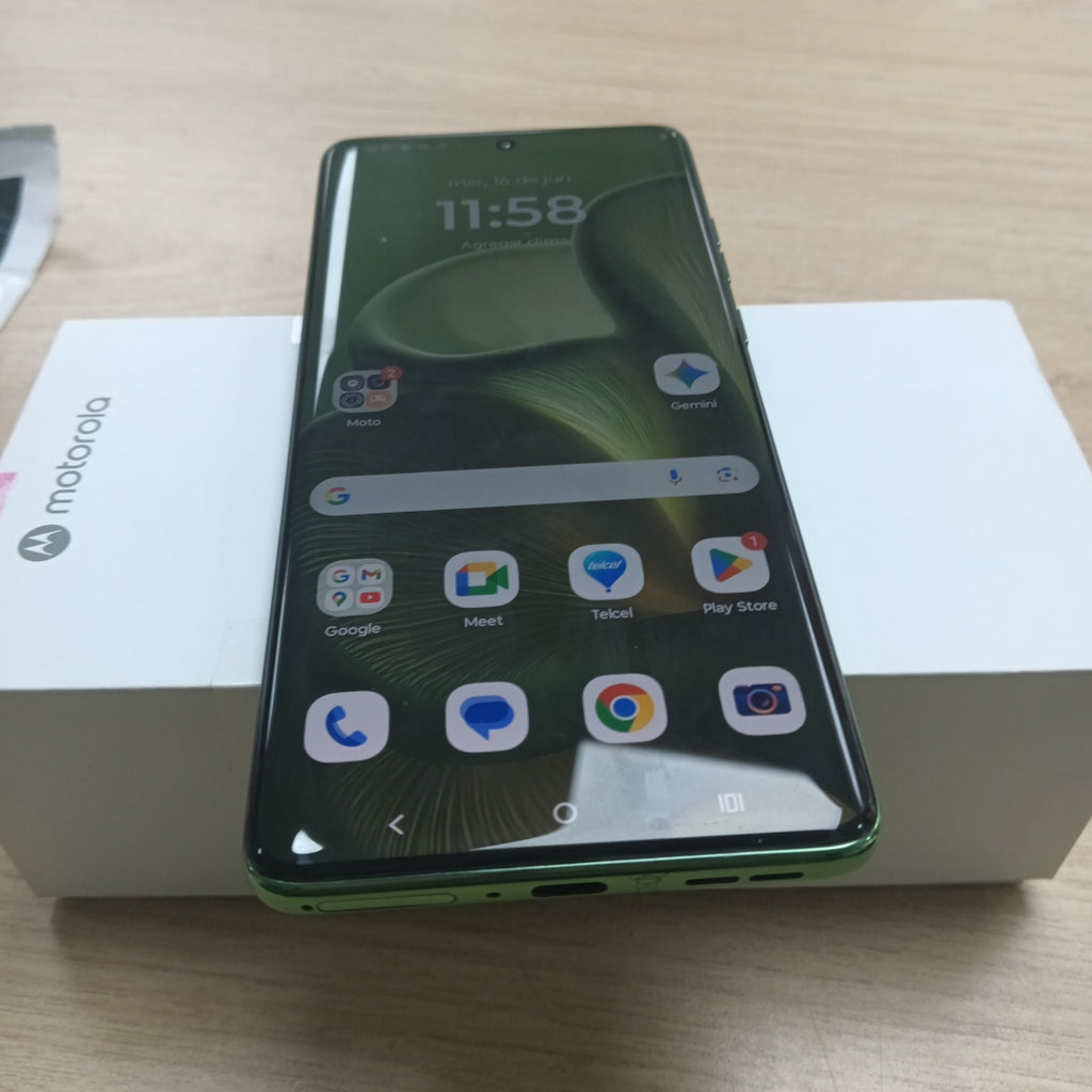 CELULAR MOTOROLA EDGE 60 XT2505-3 (2025) 512 GB 12 GB RAM (SEMINUEVO)