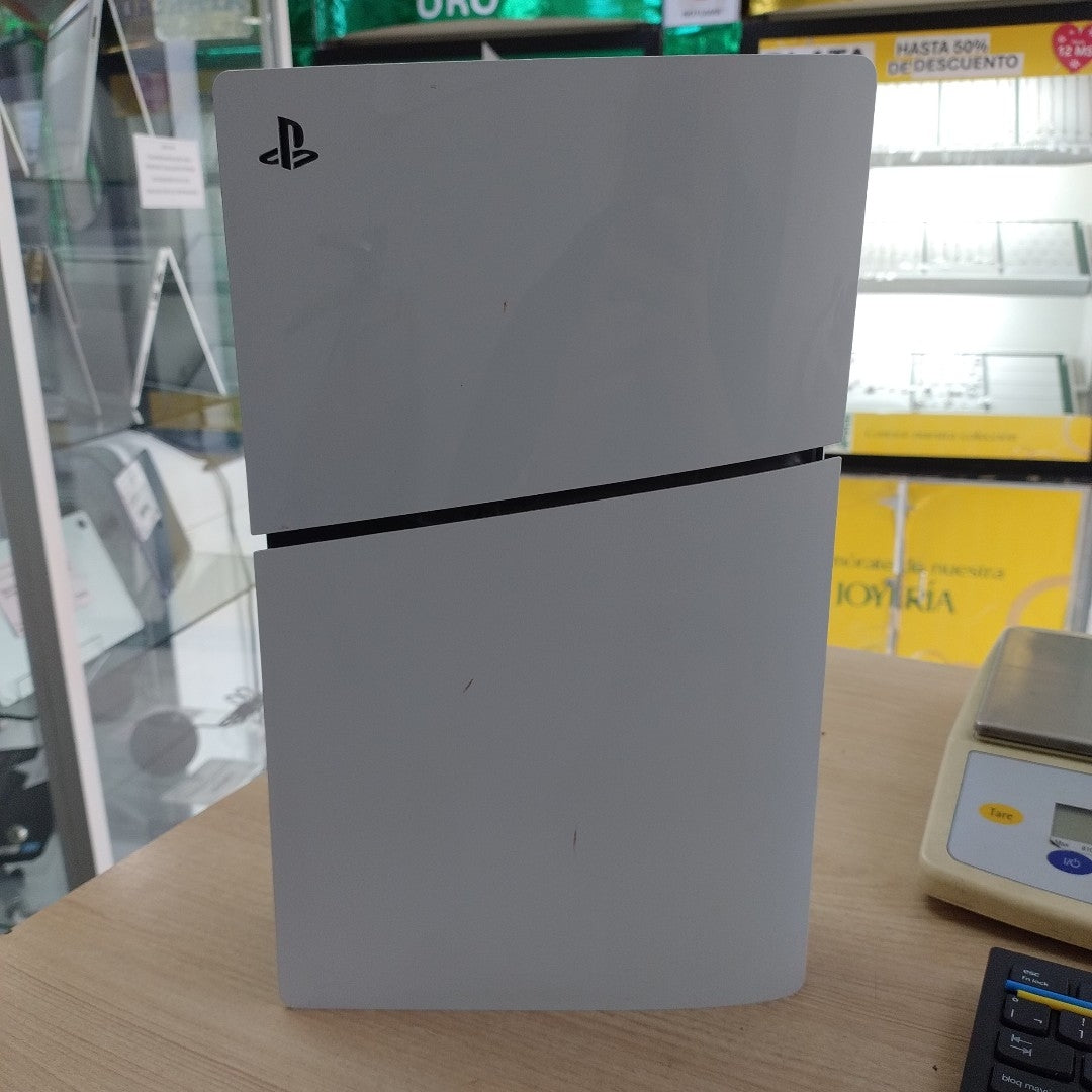 CONSOLA DE VIDEOJUEGO SONY PS5 SLIM 1 TB SSD (SEMINUEVO)