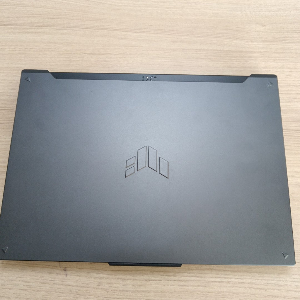LAPTOP ASUS TUF GAMING F16 FX607VJ-RL023W (2025) 1 TB SSD 16 GB RAM (SEMINUEVO)