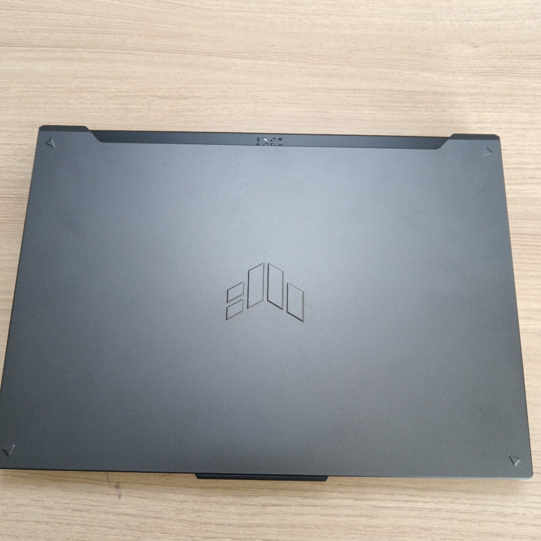 LAPTOP ASUS TUF GAMING F16 FX607VJ-RL023W (2025) 1 TB SSD 16 GB RAM (SEMINUEVO)