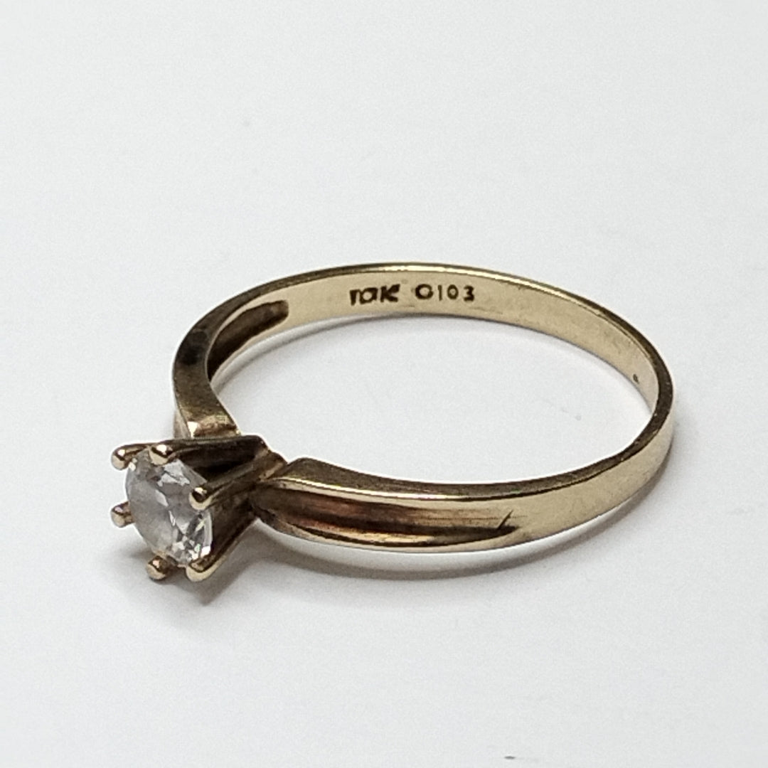 ANILLO ORO 10 K 1.4 GRMS (SEMINUEVO)