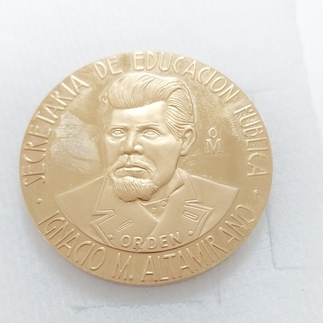 MEDALLA CONMEMORATIVA ORO 21 K 42.2 GRMS (SEMINUEVO)