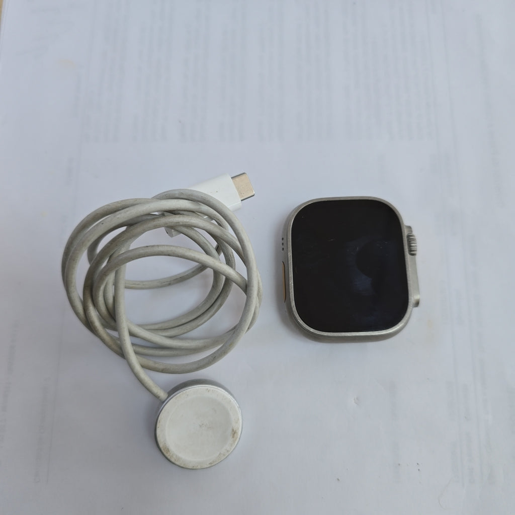 SMARTWATCH APPLE ULTRA TITANIO A2622 49 MM GPS + CELULAR (SEMINUEVO)