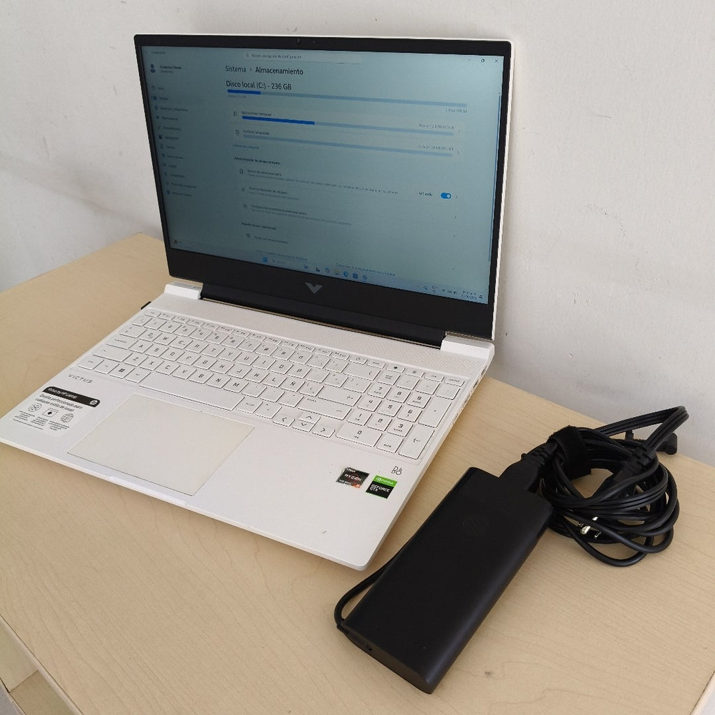 LAPTOP HP VICTUS 15-FB0106LA (2023) 256 GB SSD 8 GB RAM (SEMINUEVO)