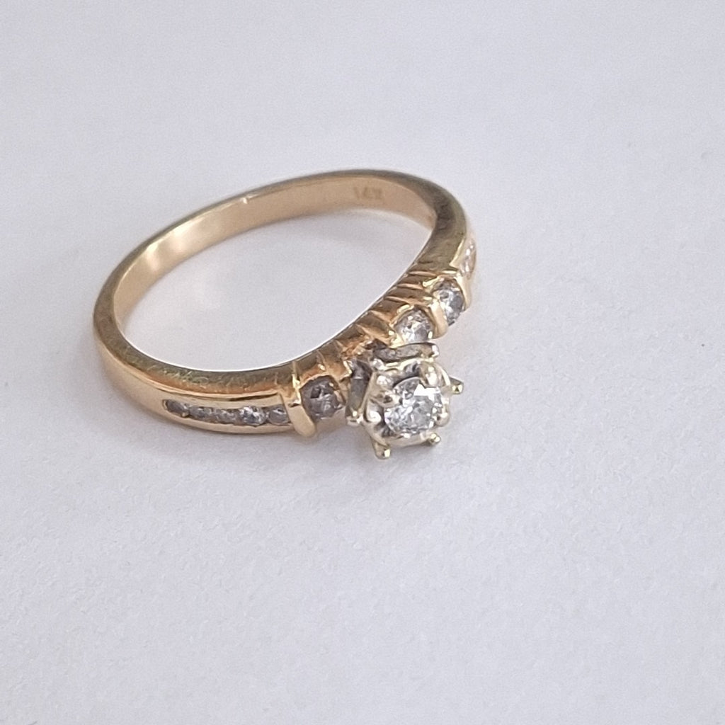 SOLITARIO ORO 14 K 3.4 GRMS (SEMINUEVO)