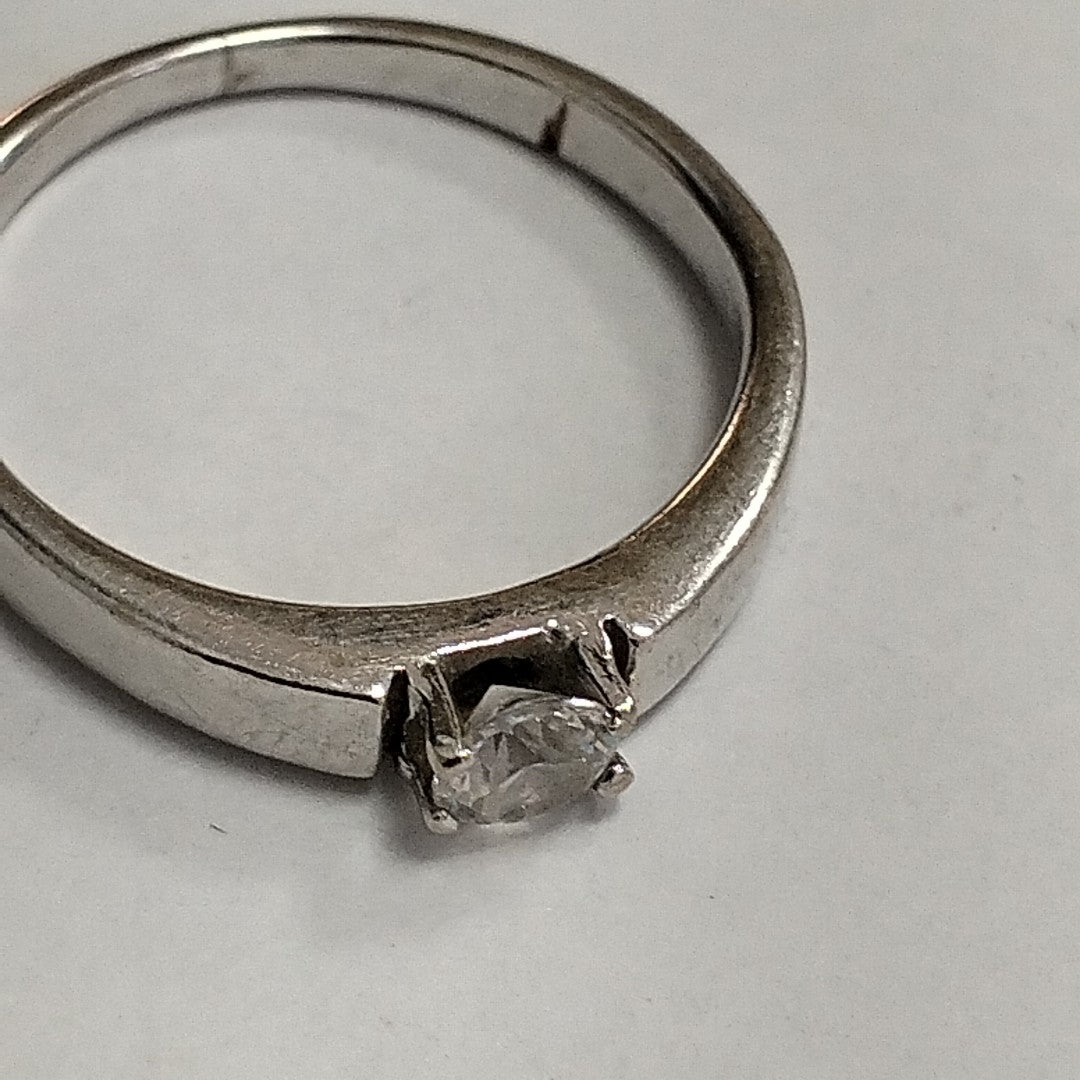 SOLITARIO ORO BLANCO 14 K 2.7 GRMS (SEMINUEVO)
