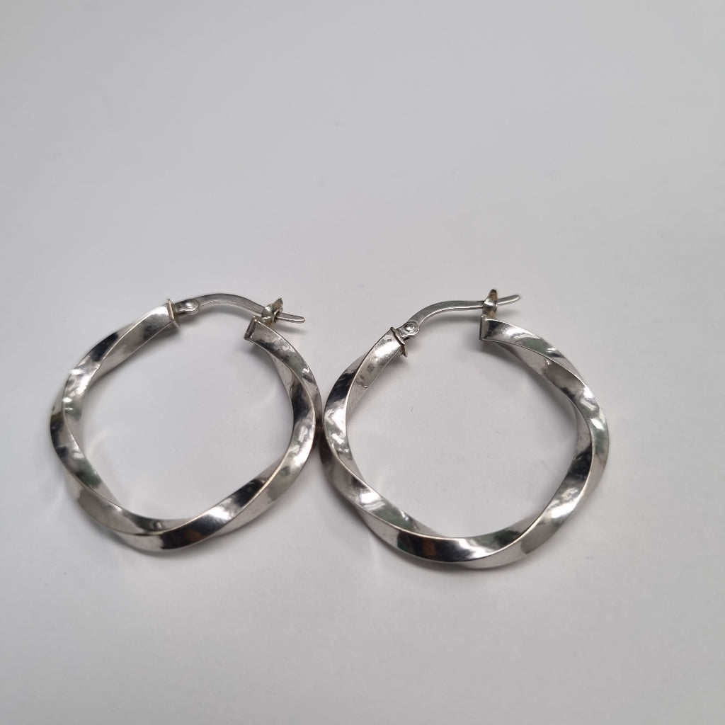 ARRACADAS PAR ORO BLANCO 10 K 2 GRMS (SEMINUEVO)