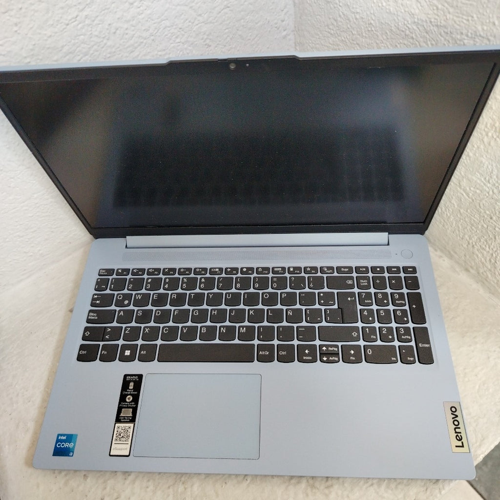 LAPTOP LENOVO IDEAPAD SLIM 3 15IAN8 (2025) 256 GB SSD 8 GB RAM (SEMINUEVO)