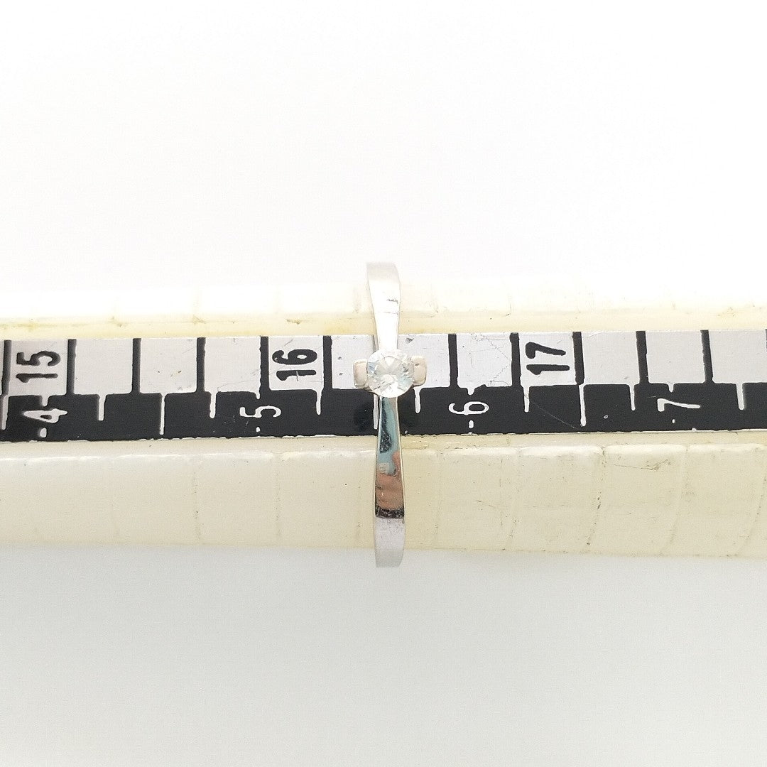 ANILLITO, SOLITARIO ORO BLANCO 14 K 1.1 GRMS (SEMINUEVO)