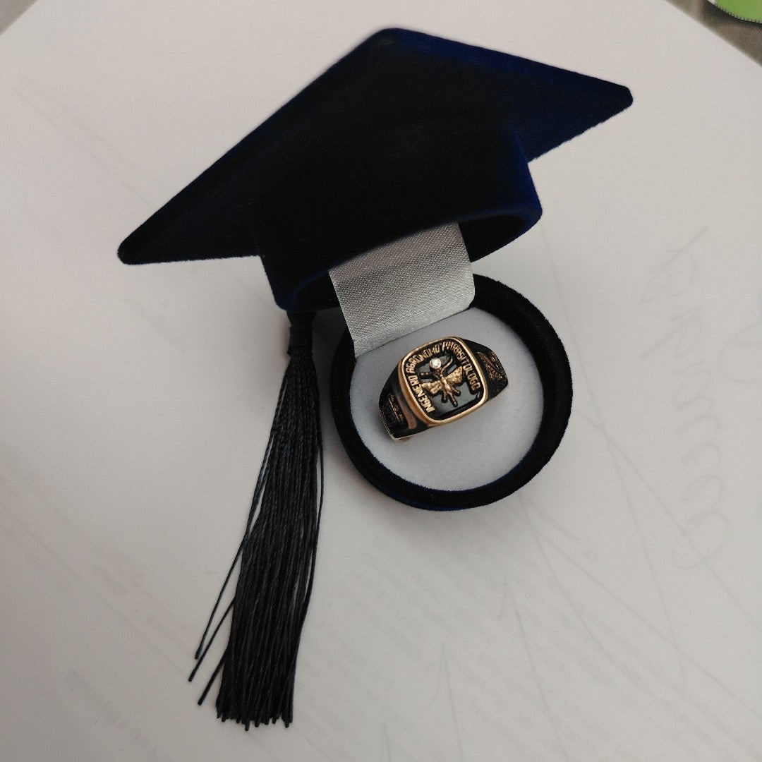 ANILLO DE GRADUACIÓN ORO 14 K 11 GRMS (SEMINUEVO)