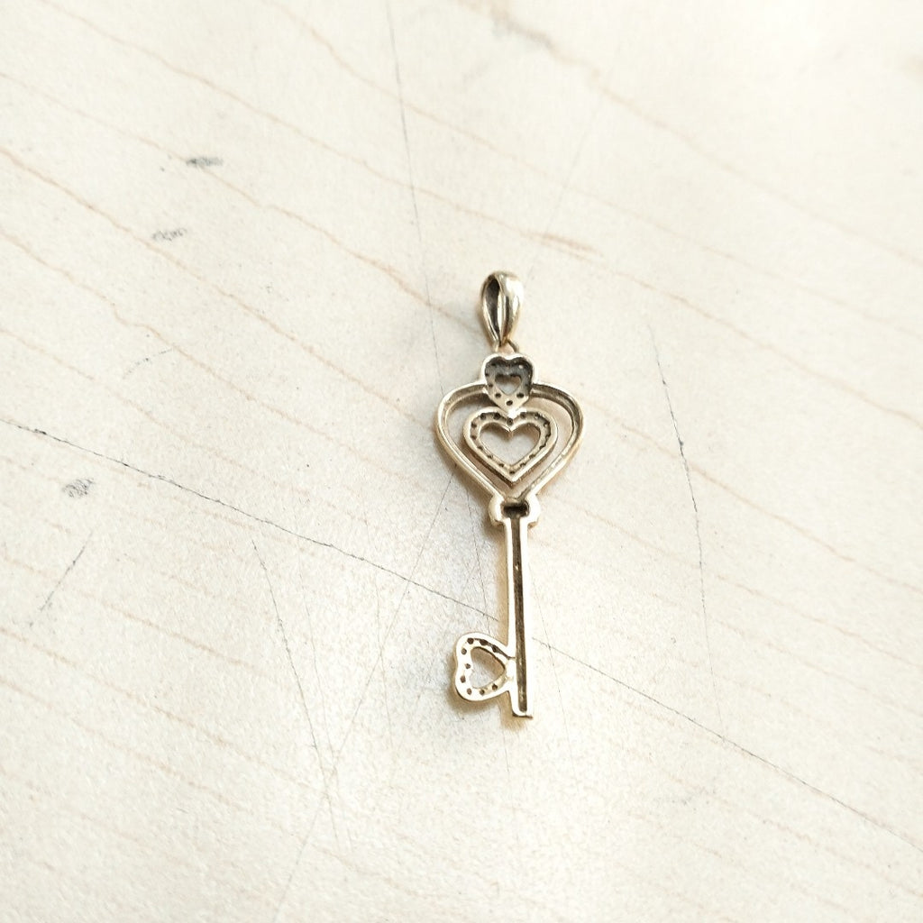 DIJE ORO 14 K 2.2 GRMS (SEMINUEVO)