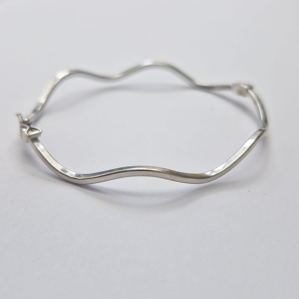 PULSERA RIGIDA ORO BLANCO 14 K 3.4 GRMS (SEMINUEVO)