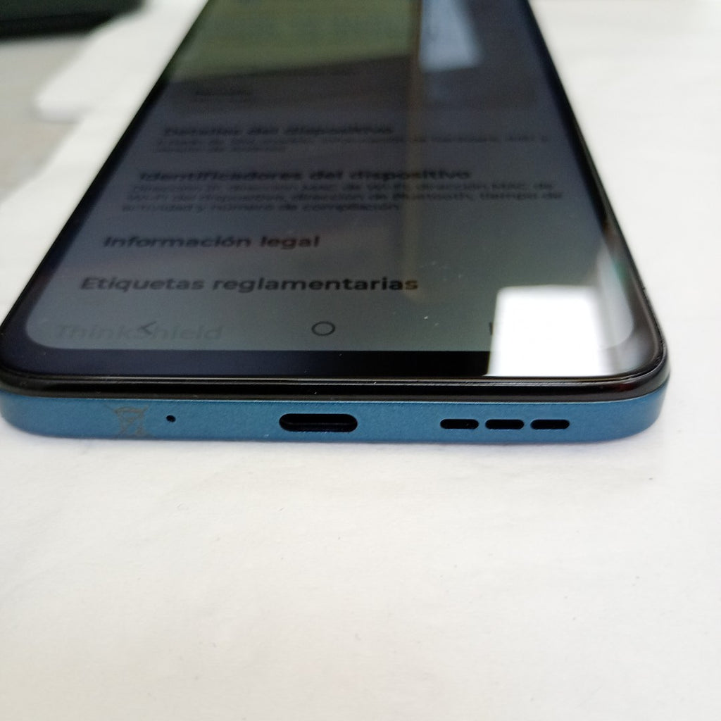 CELULAR MOTOROLA MOTO G06 XT2535-2 (2025) 256 GB 4 GB RAM (SEMINUEVO)