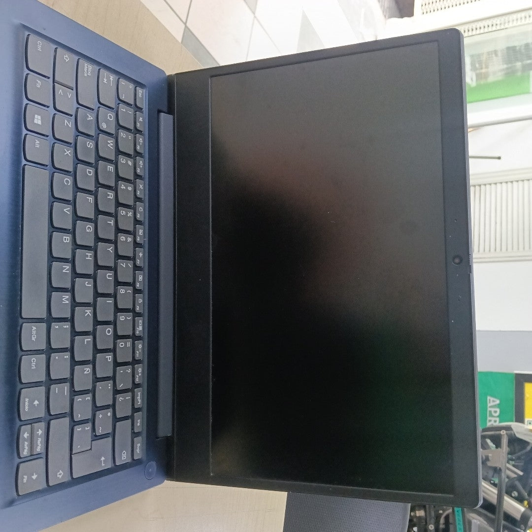 LAPTOP LENOVO IDEAPAD 3 14IGL05 (2022) 1 TB 8 GB RAM (SEMINUEVO)