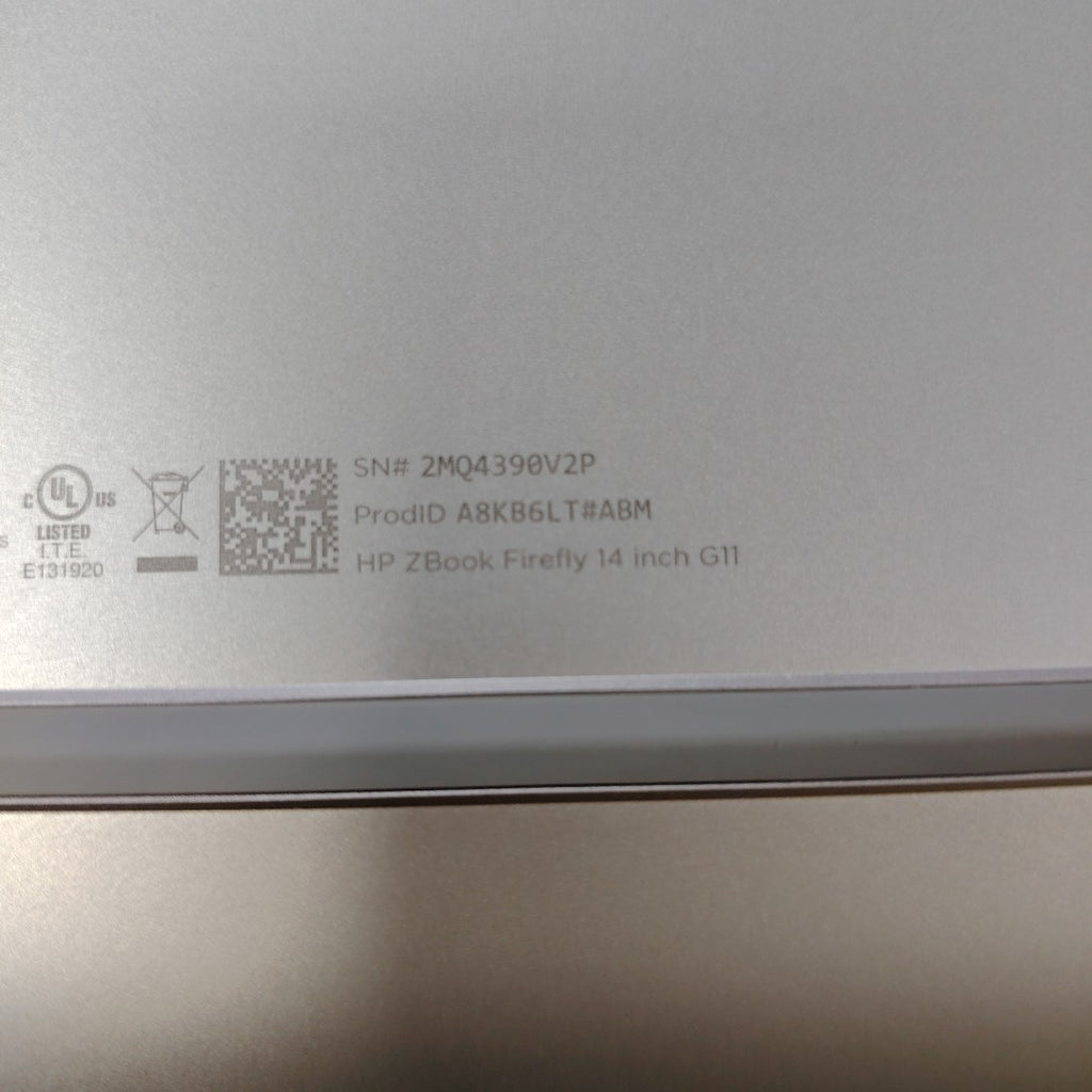 LAPTOP HP ZBOOK FIREFLY 14 G11 (2024) 512 GB SSD 16 GB RAM (SEMINUEVO)