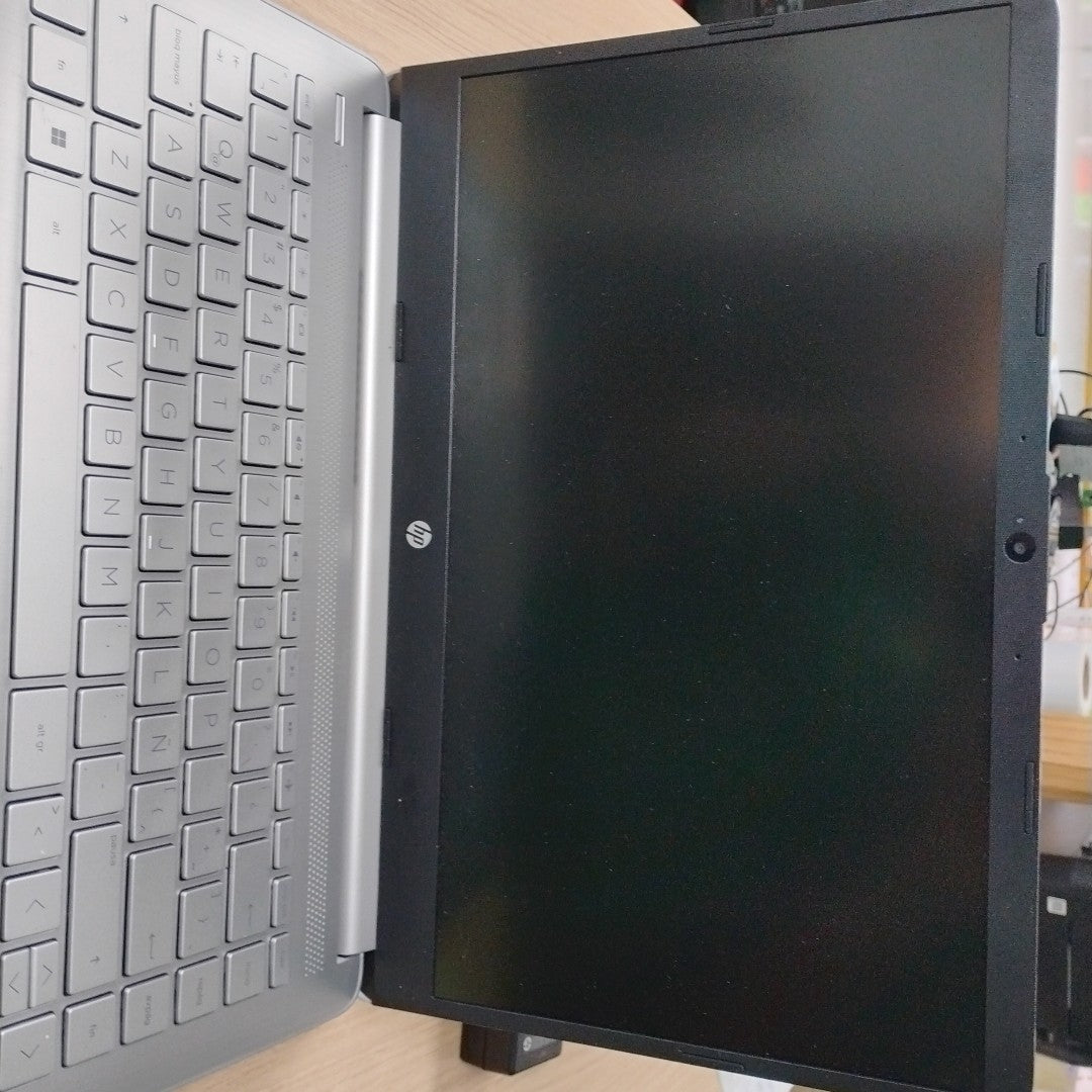 LAPTOP HP 14-DQ0532LA (2024) 128 GB SSD 4 GB RAM (SEMINUEVO)