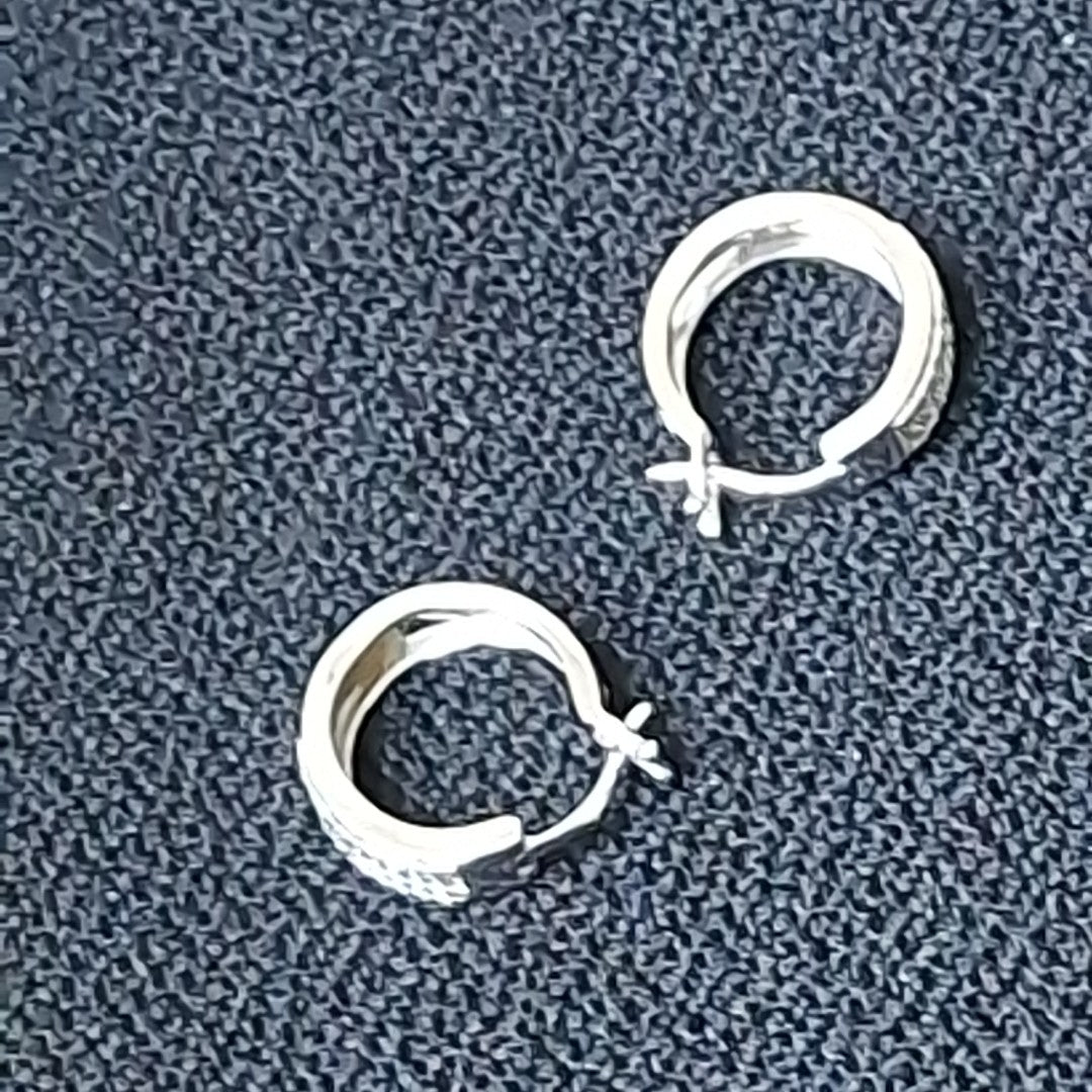 ARRACADAS PAR ORO BLANCO 10 K 3.6 GRMS (SEMINUEVO)