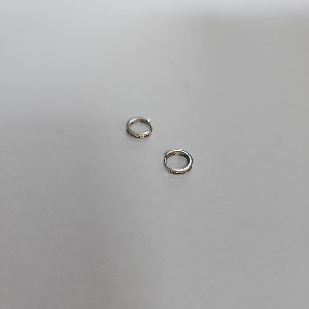 ARRACADAS PAR ORO BLANCO 14 K 1,00 GRMS (SEMINUEVO)