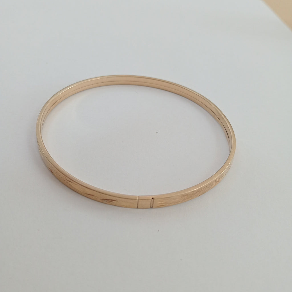 PULSERA RIGIDA ORO 10 K 5.4 GRMS (SEMINUEVO)