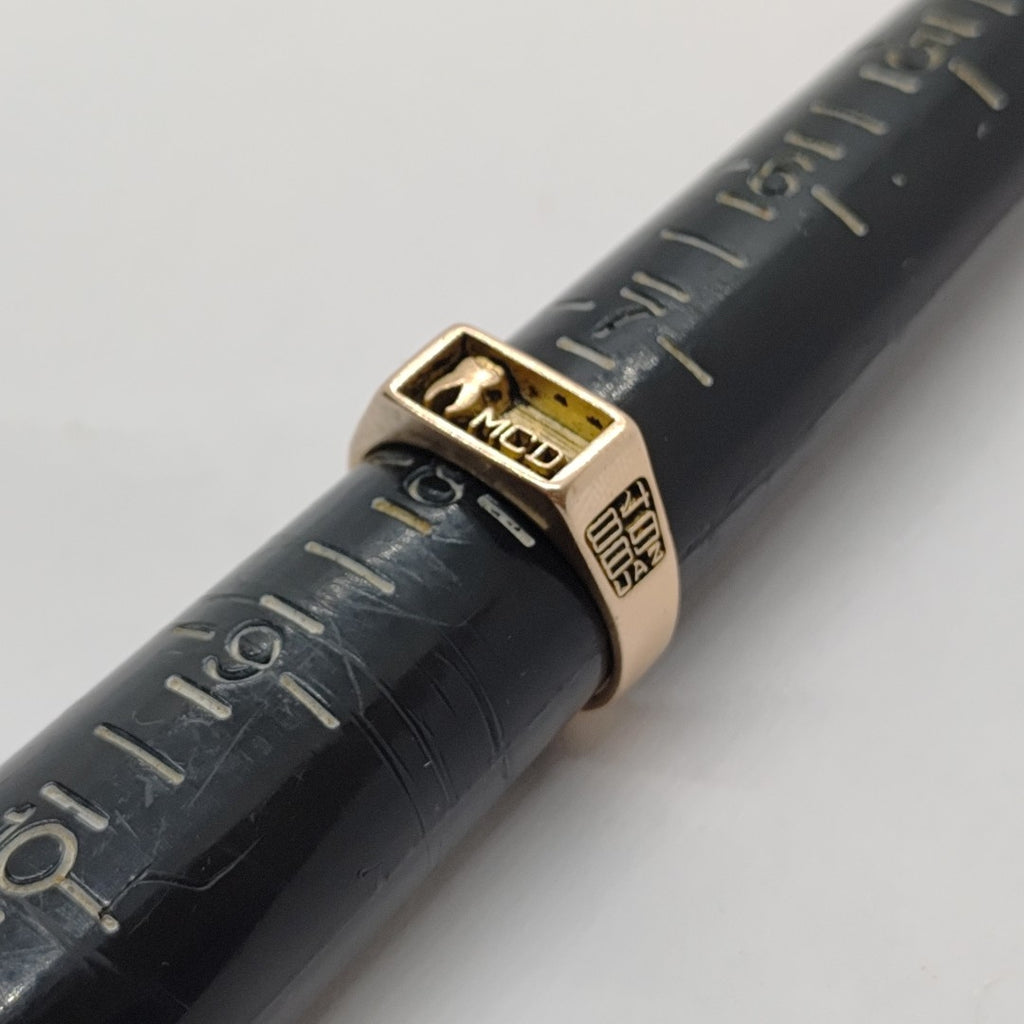 ANILLO DE GRADUACIÓN ORO 10 K 5.6 GRMS (SEMINUEVO)