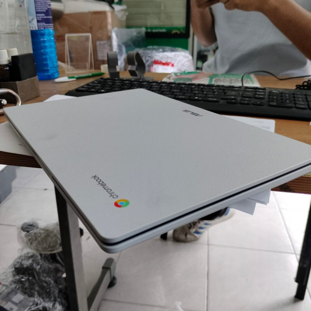 LAPTOP ASUS CROMEBOOK CX1405CTA C8G128-C1 (2025) 128 GB 8 GB RAM (SEMINUEVO)
