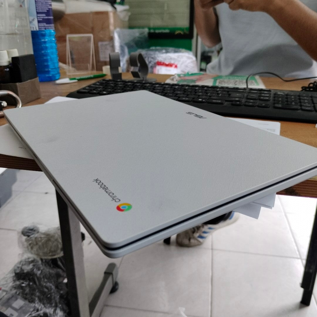 LAPTOP ASUS CROMEBOOK CX1405CTA C8G128-C1 (2025) 128 GB 8 GB RAM (SEMINUEVO)