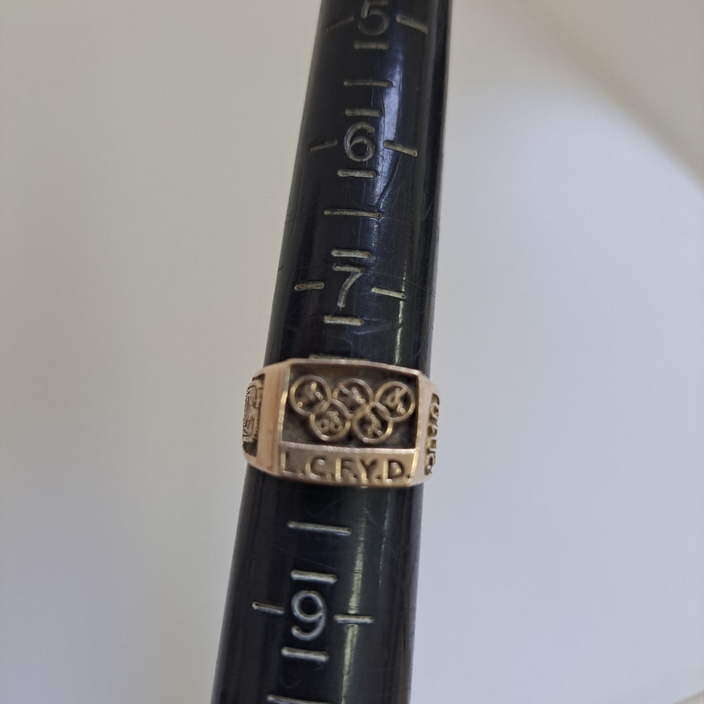 ANILLO CONMEMORATIVO ORO 8 K 8.6 GRMS (SEMINUEVO)