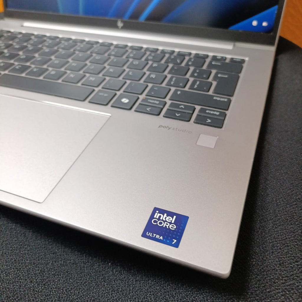 LAPTOP HP ZBOOK FIREFLY 14 G11 (2024) 512 GB SSD 16 GB RAM (SEMINUEVO)