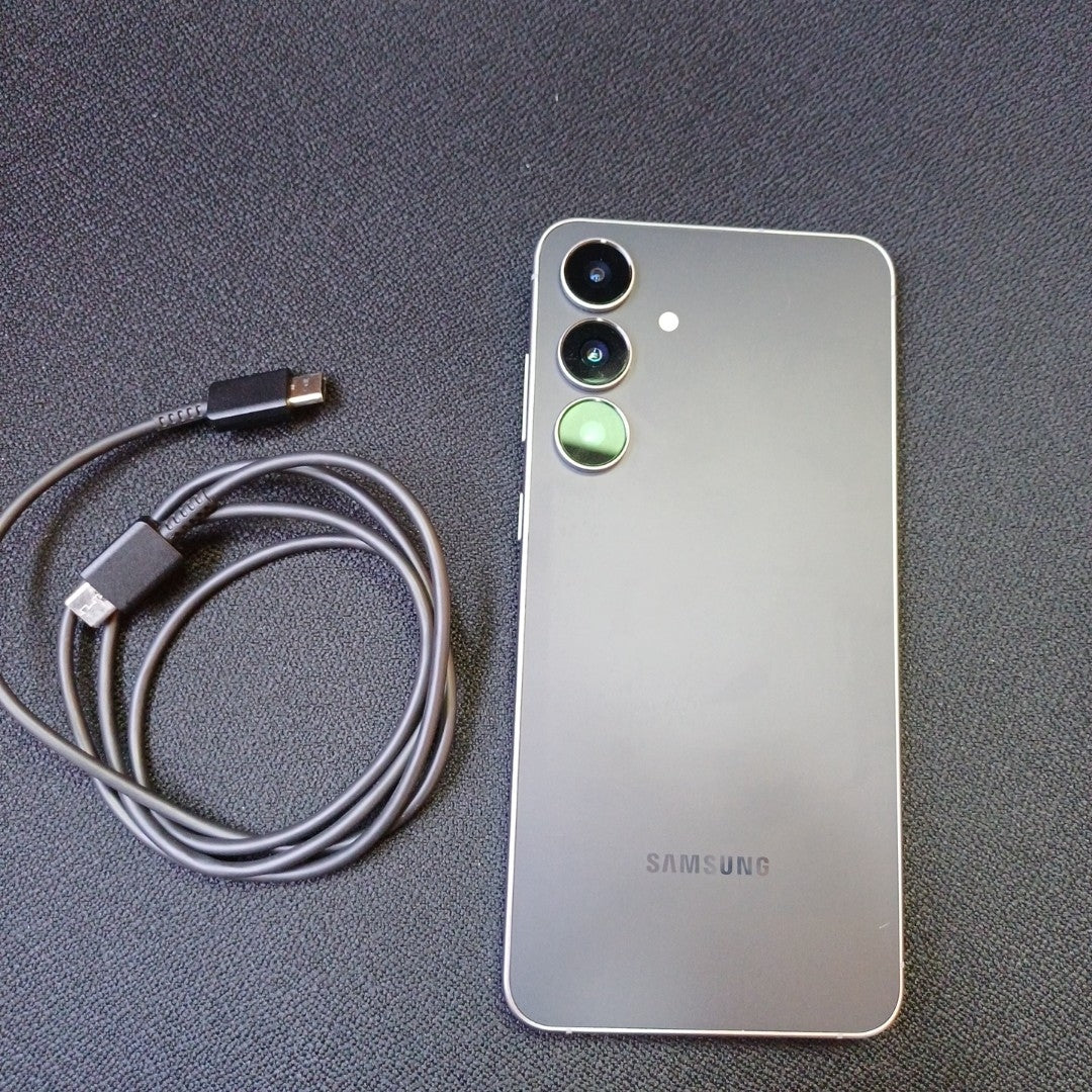 CELULAR SAMSUNG GALAXY S25 FE SM-S731B (2025) 256 GB 8 GB RAM (SEMINUEVO)