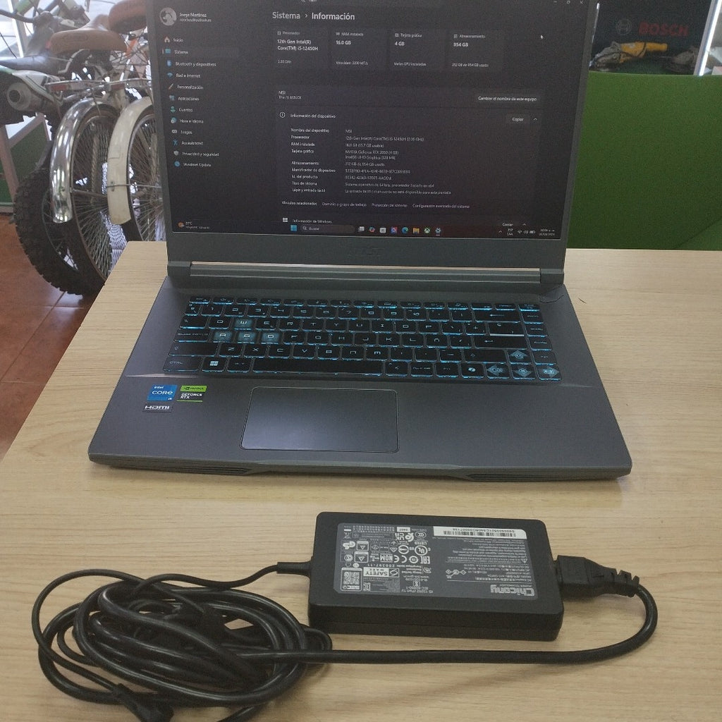 LAPTOP MSI THIN 15 B12UCX-2218MX (2024) 512 GB SSD 16 GB RAM (SEMINUEVO)