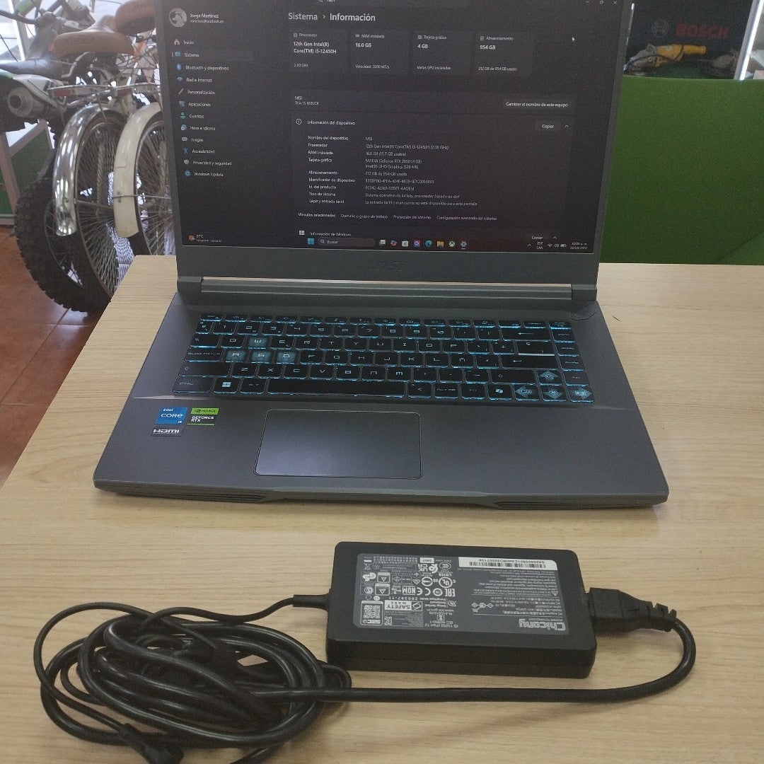 LAPTOP MSI THIN 15 B12UCX-2218MX (2024) 512 GB SSD 16 GB RAM (SEMINUEVO)