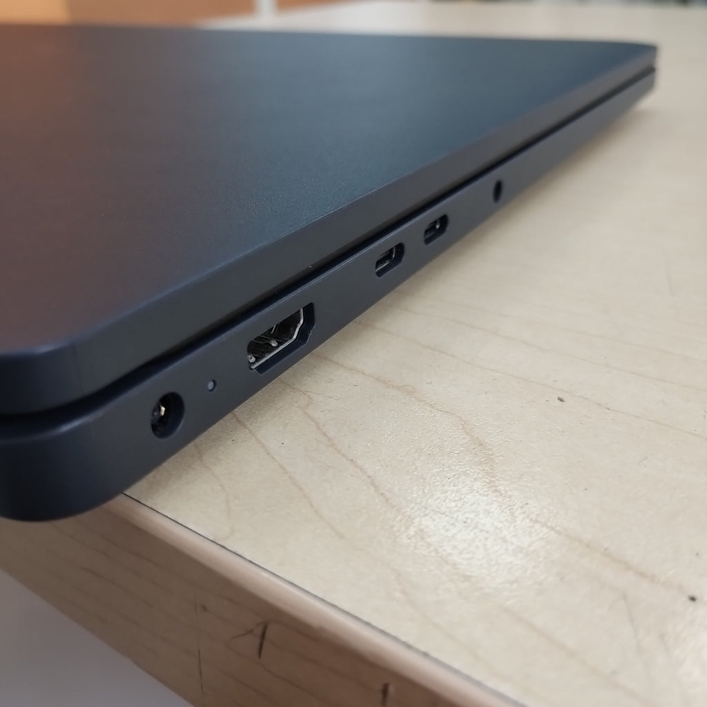 LAPTOP DELL PRO 16 (2025) 256 GB SSD 8 GB RAM (SEMINUEVO)