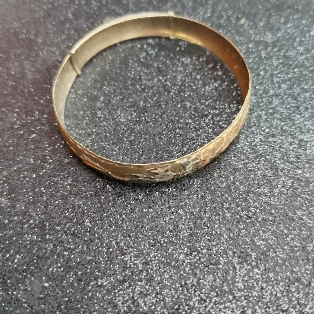 PULSERA RIGIDA ORO 10 K 7.8 GRMS (SEMINUEVO)