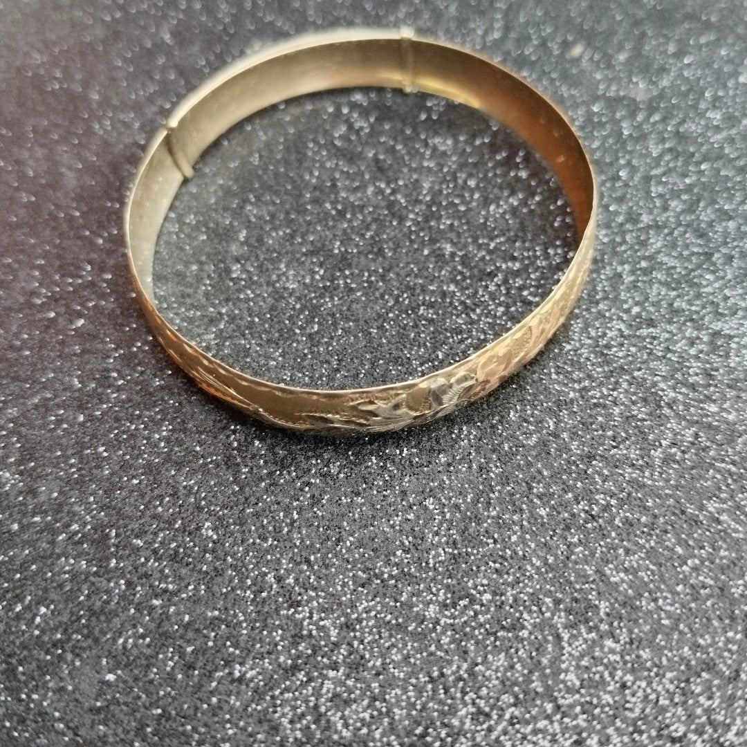 PULSERA RIGIDA ORO 10 K 7.8 GRMS (SEMINUEVO)