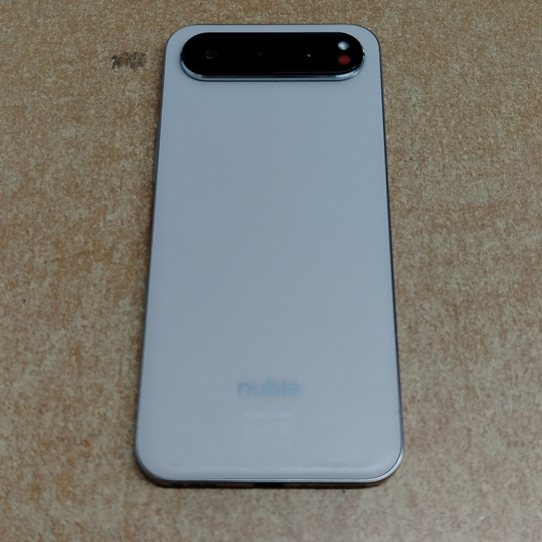 CELULAR NUBIA AIR Z2468N (2025) 256 GB 8 GB RAM (SEMINUEVO)