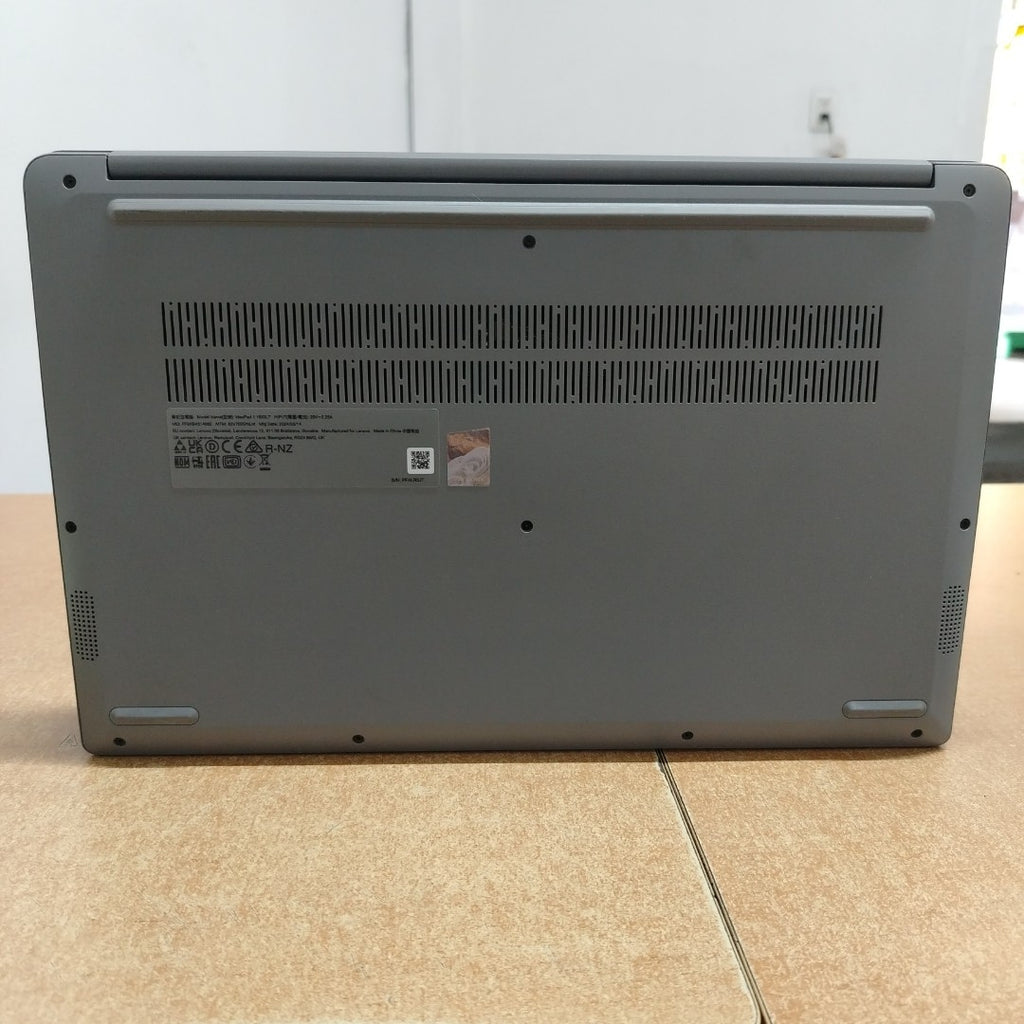 LAPTOP LENOVO IDEAPAD 1 15IGL7 (2024) 256 GB SSD 8 GB RAM (SEMINUEVO)