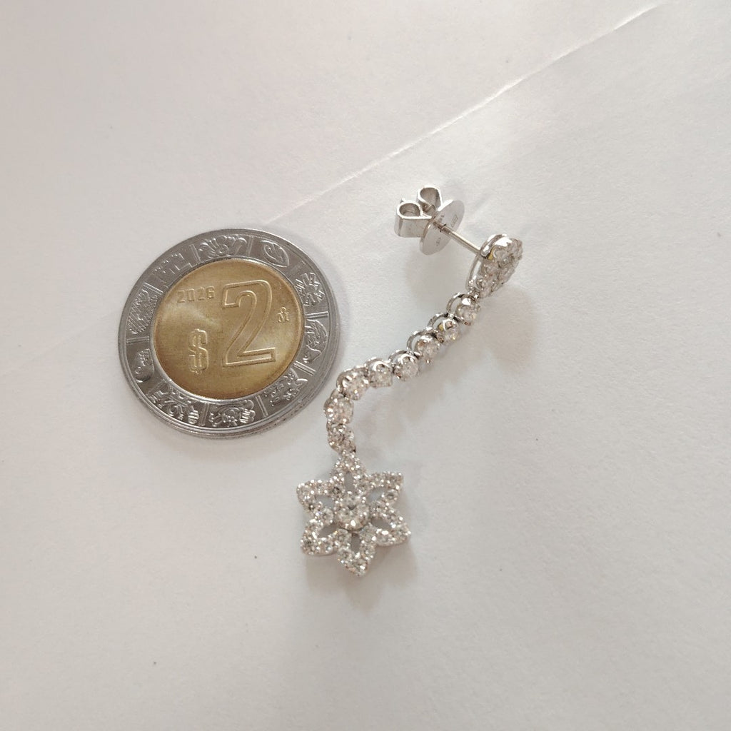 ARETES PAR ORO BLANCO 18 K 5,20 GRMS (SEMINUEVO)