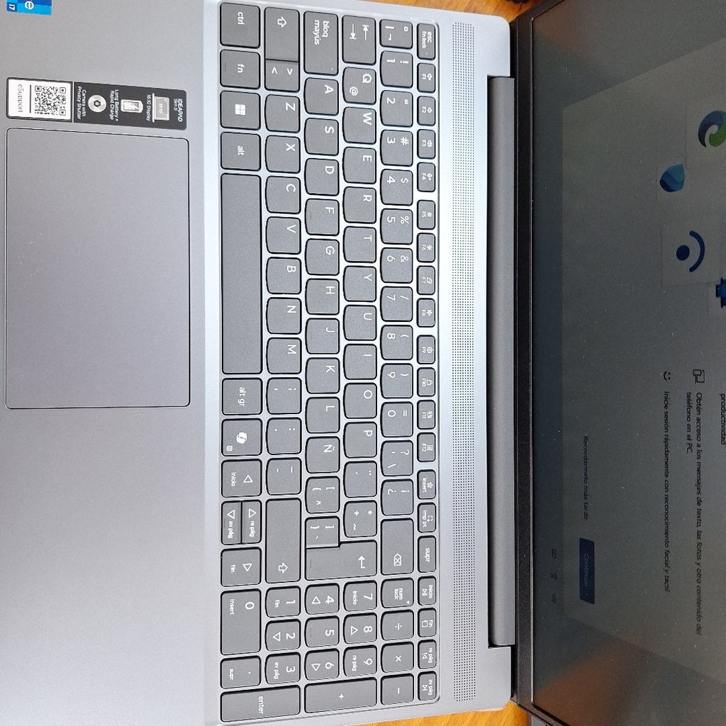 LAPTOP LENOVO IDEAPAD SLIM 3 15IRH10 (2025) 1 TB SSD 24 GB RAM (SEMINUEVO)